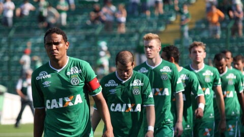 Los jugadores del Chapecoense que no viajaron a Medell&iacute;n se niegan a jugar la &uacute;ltima jornada liguera