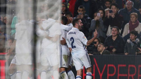 Peineta de Carvajal a la grada del Camp Nou