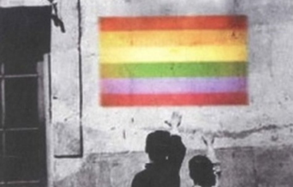El PSOE denuncia la distribución en los colegios de un panfleto homofóbico El PSOE denuncia la distribución en los colegios de un panfleto homofóbico