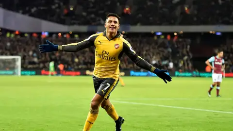 Alexis Sánchez celebra uno de sus tres goles al West Ham Alexis Sánchez celebra uno de sus tres goles al West Ham