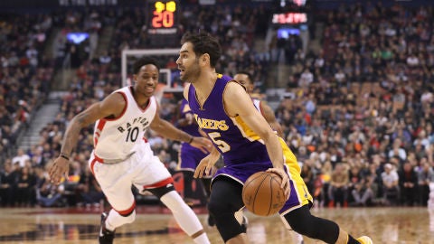 Calder&oacute;n, con el bal&oacute;n