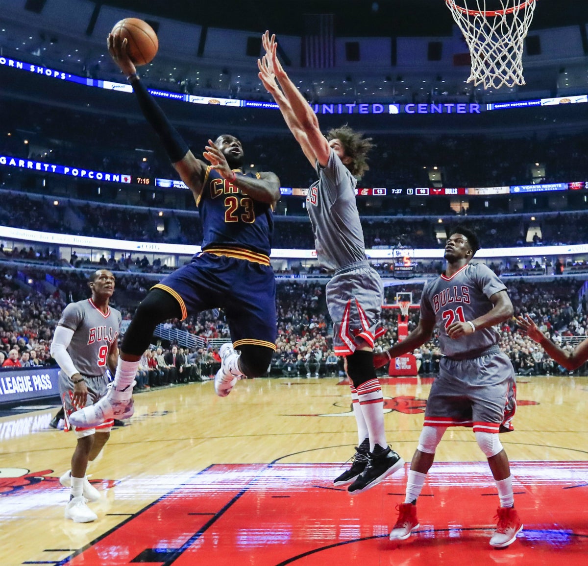 Victoria de los Bulls de Mirotic y Butler ante los Cavaliers de LeBron James Victoria de los Bulls de Mirotic y Butler ante los Cavaliers de LeBron James