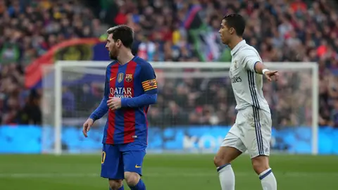 Leo Messi y Cristiano Ronaldo durante El Clásico Leo Messi y Cristiano Ronaldo durante El Clásico