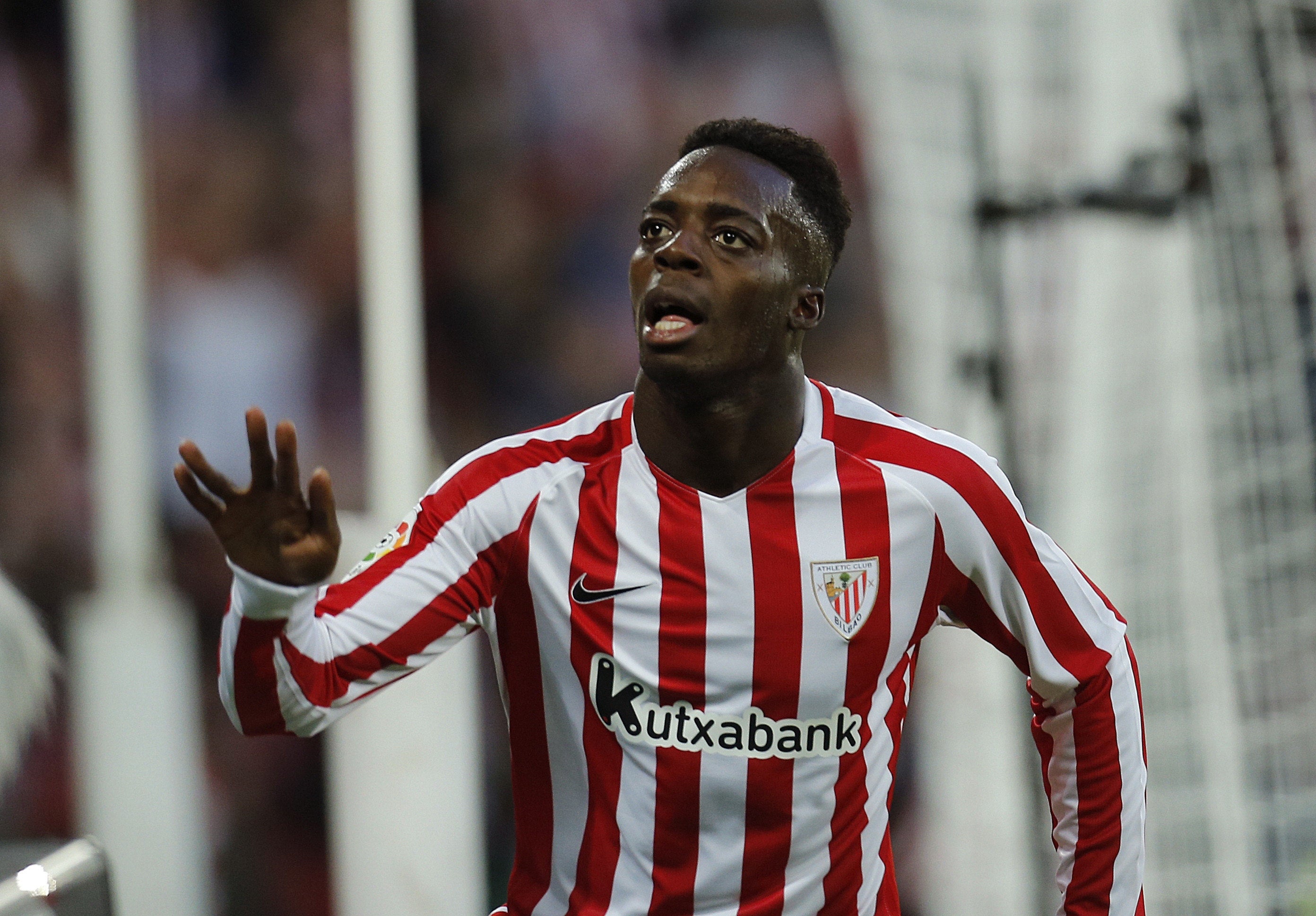 Iñaki Williams pide perdón por el vídeo de una fuerte discusión con su novia en Bilbao Iñaki Williams pide perdón por el vídeo de una fuerte discusión con su novia en Bilbao