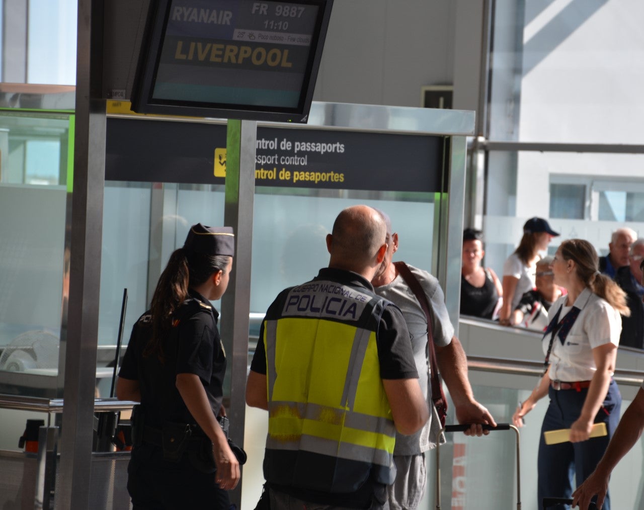 La Policía Nacional arresta en el aeropuerto de El Altet a un hombre reclamado en Bulgaria por agresión sexual en 2006 La Policía Nacional arresta en el aeropuerto de El Altet a un hombre reclamado en Bulgaria por agresión sexual en 2006