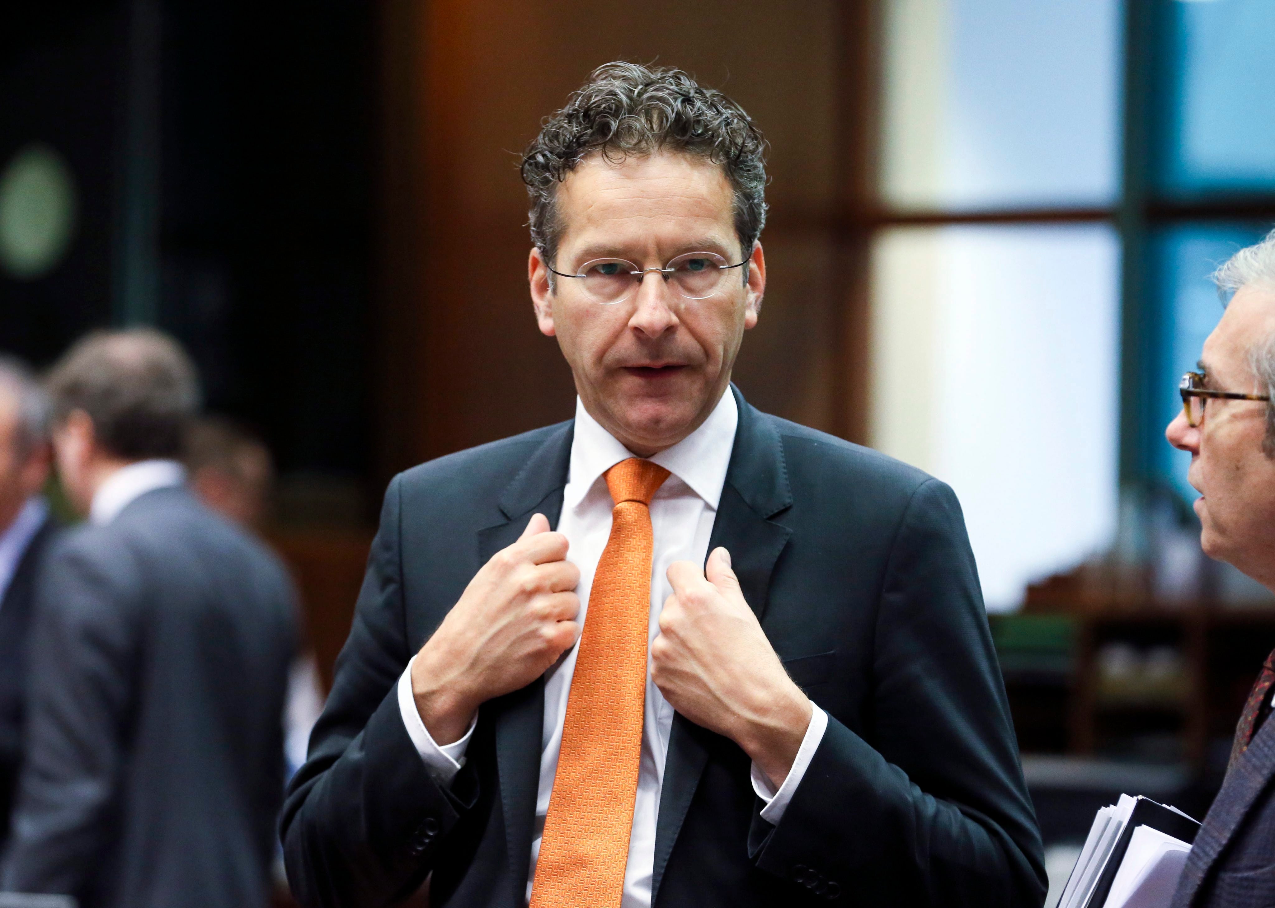 Dijsselbloem se niega a disculparse por decir que los países del sur gastan el dinero en "alcohol y mujeres" Dijsselbloem se niega a disculparse por decir que los países del sur gastan el dinero en "alcohol y mujeres"