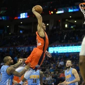Russell Westbrook hace un espectacular mate Russell Westbrook hace un espectacular mate