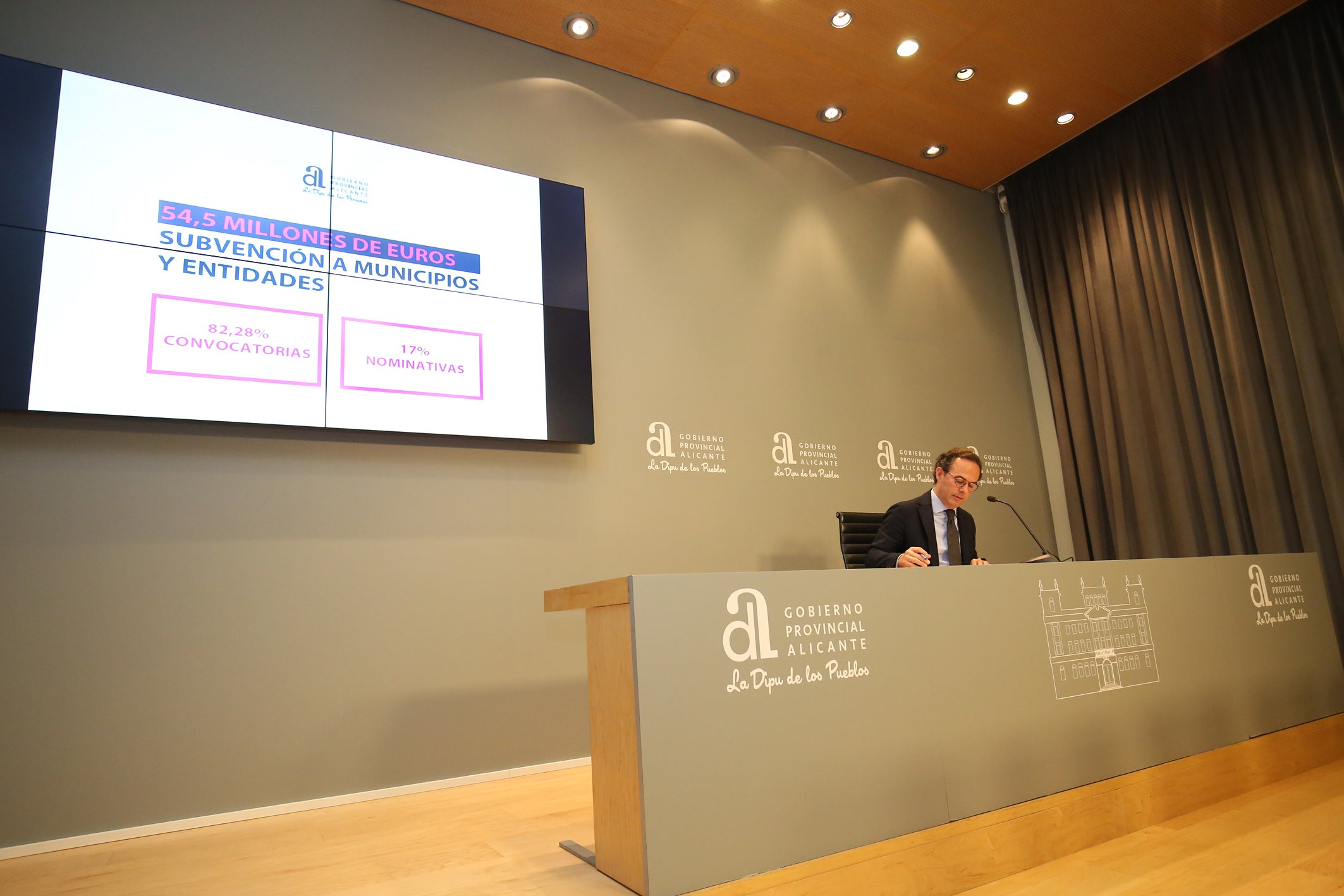 La Diputación Provincial de Alicante dice que en 2017 tendrá su propio Plan de Cooperación Local dotado con 20 millones de euros La Diputación Provincial de Alicante dice que en 2017 tendrá su propio Plan de Cooperación Local dotado con 20 millones de euros