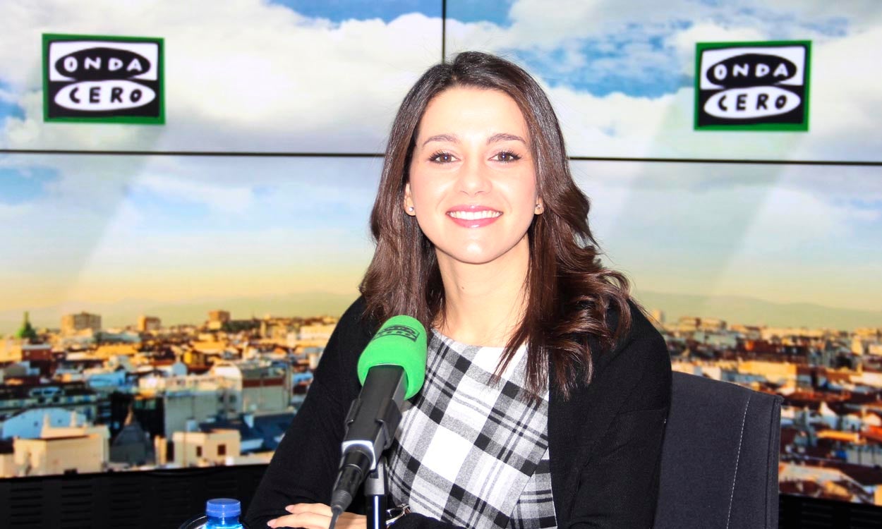 Inés Arrimadas: "En Junts pel Sí son muy valientes, pero delante del Constitucional se vienen abajo" Inés Arrimadas: "En Junts pel Sí son muy valientes, pero delante del Constitucional se vienen abajo"