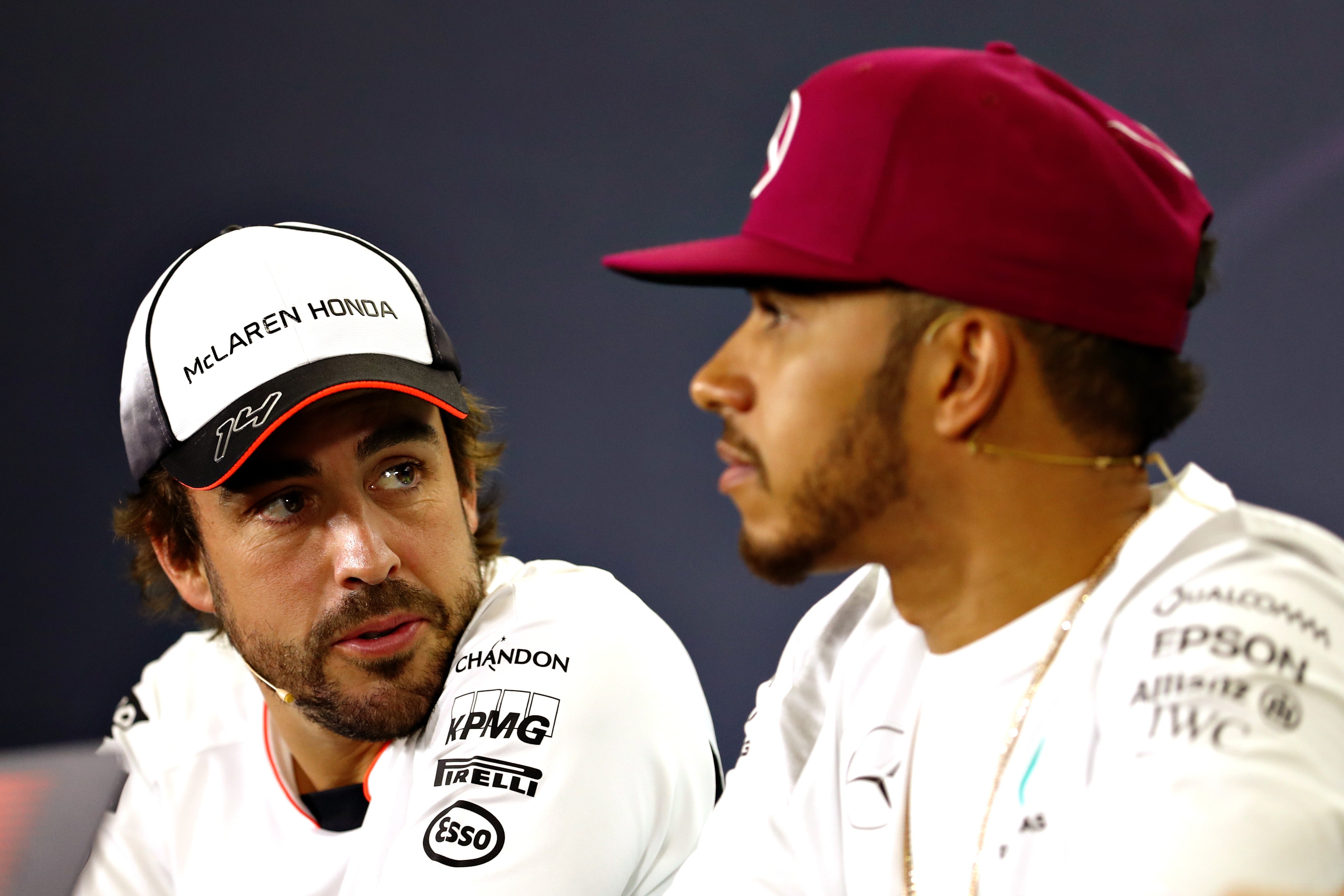 Mensaje de Hamilton a Fernando Alonso: "Hay pilotos que no han decidido bien últimamente" Mensaje de Hamilton a Fernando Alonso: "Hay pilotos que no han decidido bien últimamente"