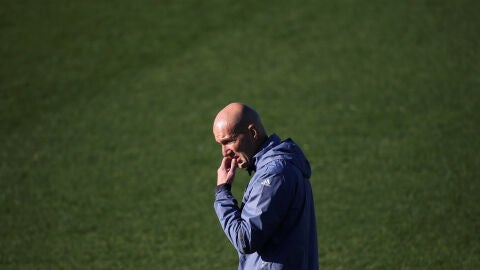 Zinedine Zidane, durante el entrenamiento del Real Madrid