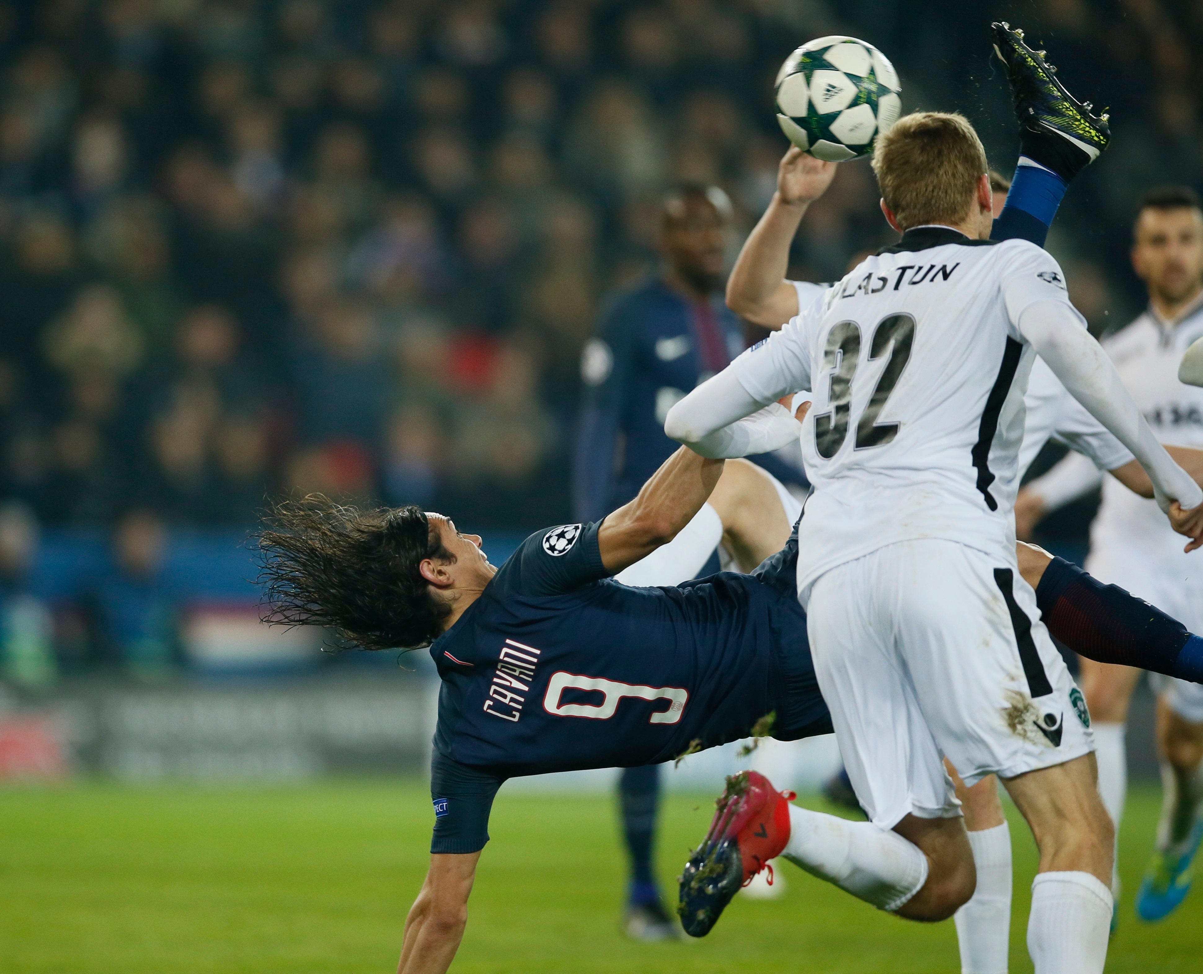 El PSG empata ante el Ludogorets y cede el primer puesto al Arsenal El PSG empata ante el Ludogorets y cede el primer puesto al Arsenal