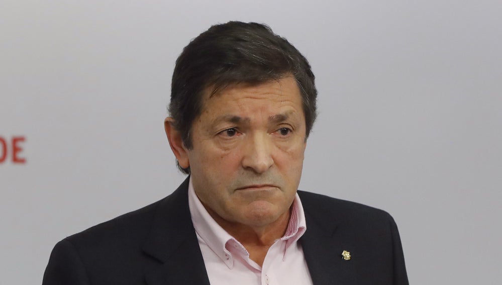 Javier Fernández pide al PSOE hacer una oposición con "cabeza" y apoyar la movilización Javier Fernández pide al PSOE hacer una oposición con "cabeza" y apoyar la movilización