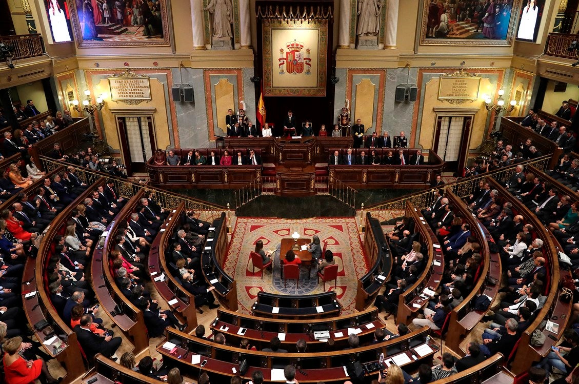 Tertulia: ¿Se debe reformar la Constitución española? Tertulia: ¿Se debe reformar la Constitución española?