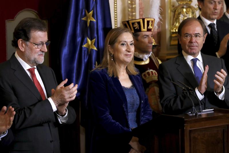 Ana Pastor: "No puede cambiarse la Constitución para que sea sólo de algunos" Ana Pastor: "No puede cambiarse la Constitución para que sea sólo de algunos"