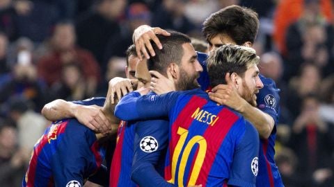 La plantilla del Bar&ccedil;a celebrando uno de los goles de Arda Tur&aacute;n 