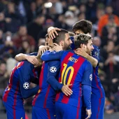 La plantilla del Barça celebrando uno de los goles de Arda Turán La plantilla del Barça celebrando uno de los goles de Arda Turán