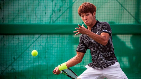 ee Duck-hee, un joven coreano al que la sordera no le impide ser un prodigio del tenis