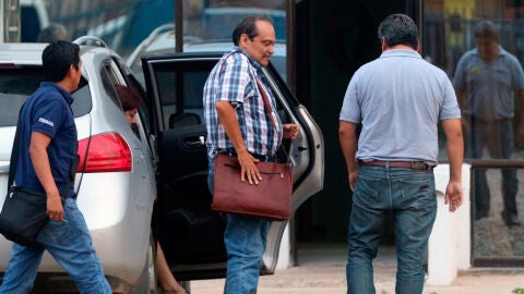 Fiscales bolivianos detienen al director general de aerol&iacute;nea Lamia 