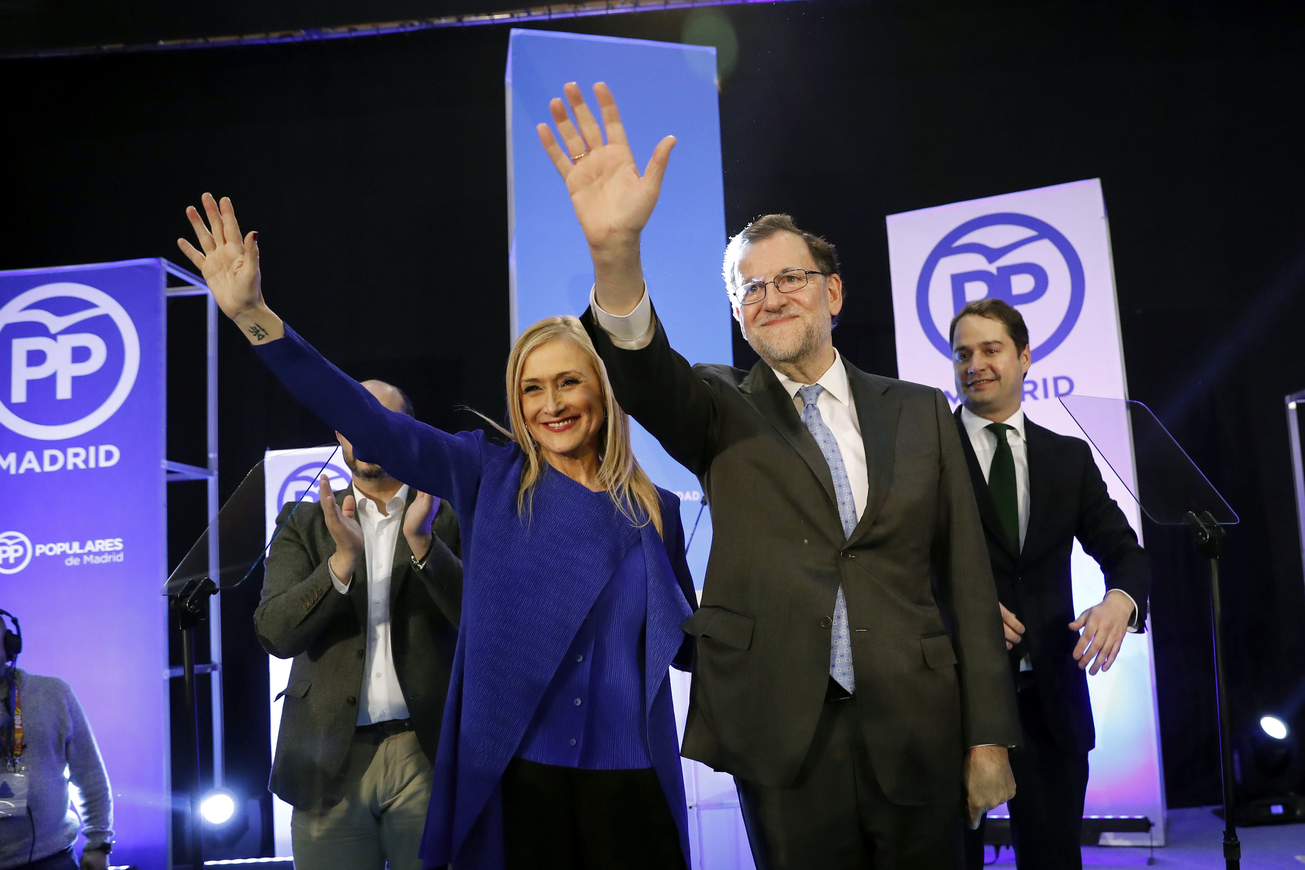 Rajoy dejará caer a Cifuentes para no perder el Gobierno de Madrid, según La Razón Rajoy dejará caer a Cifuentes para no perder el Gobierno de Madrid, según La Razón