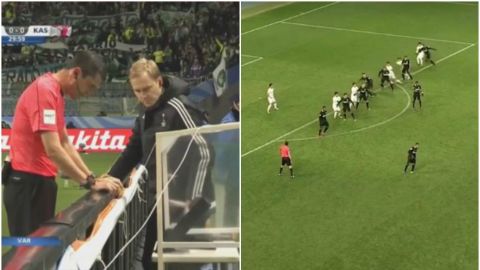 Kassai revisa el penalti que luego pita por videoarbitraje