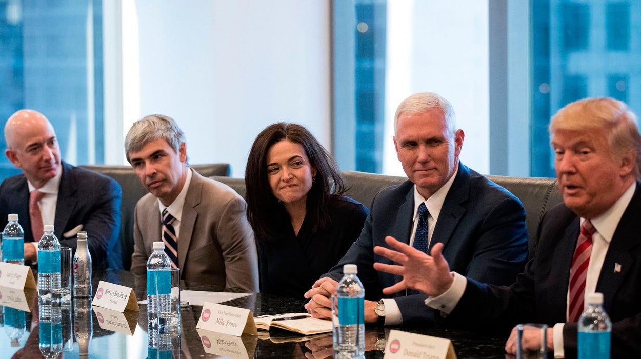 Trump se reúne con los directivos de las grandes empresas Trump se reúne con los directivos de las grandes empresas
