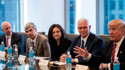 Donald Trump con los CEO de las grandes empresas