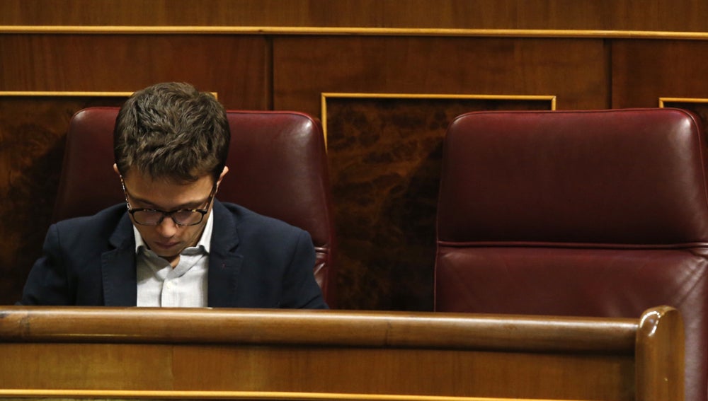 Errejón se equivoca y vota abstención con Ciudadanos en el decreto de la estiba Errejón se equivoca y vota abstención con Ciudadanos en el decreto de la estiba