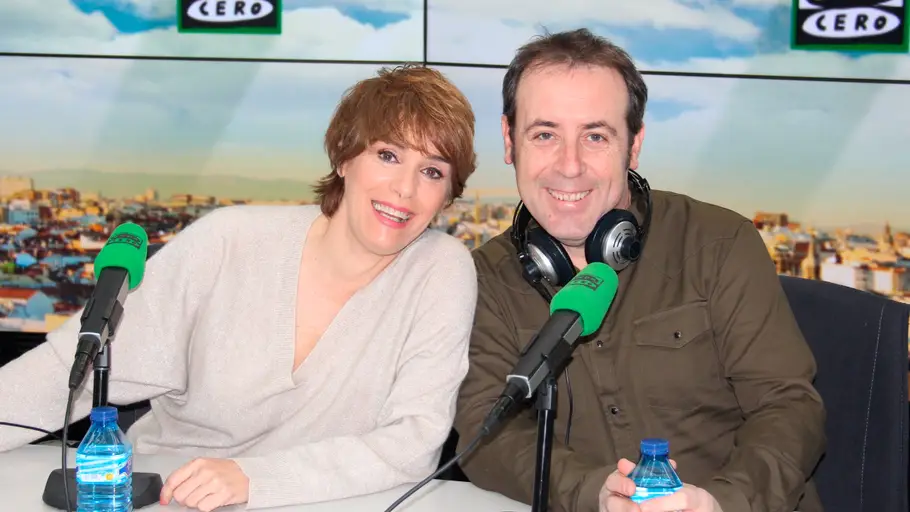 Los actores Anabel Alonso y Antonio Molero durante una entrevista en Onda Cero Los actores Anabel Alonso y Antonio Molero durante una entrevista en Onda Cero