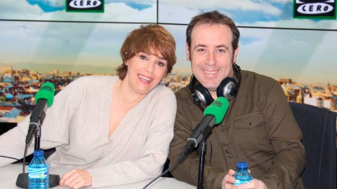 Los actores Anabel Alonso y Antonio Molero durante una entrevista en Onda Cero