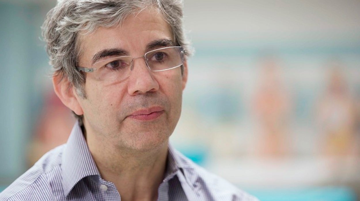 David Nott, el cirujano británico que convierte a otros médicos sirios en héroes David Nott, el cirujano británico que convierte a otros médicos sirios en héroes