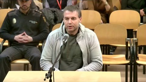 Frame 0.472987 de: El presunto pederasta de Ciudad Lineal: "Soy inocente, lo que les ha pasado es una barbaridad"