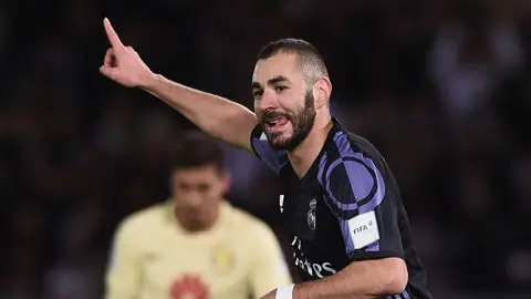 Benzema festeja su gol al América Benzema festeja su gol al América
