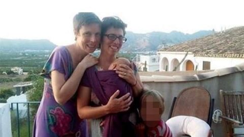 El beb&eacute; de un matrimonio de mujeres de D&eacute;nia no puede ser inscrito como hijo de ambas