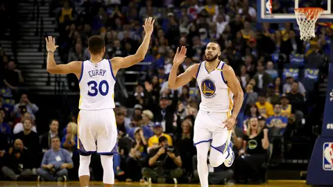 McGee, con Curry McGee, con Curry