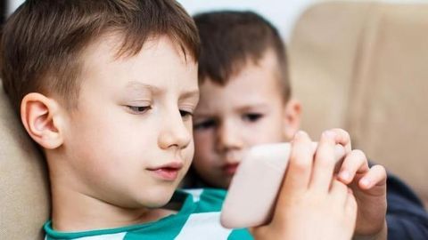 Ventajas e inconvenientes de los dispositivos m&oacute;viles en ni&ntilde;os y adolescentes