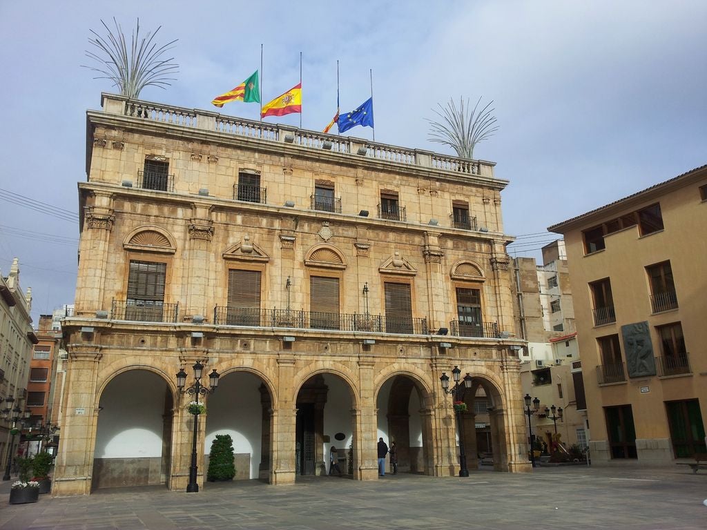 El Ayuntamiento de Castellón organiza la última visita guiada al Palau Municipal El Ayuntamiento de Castellón organiza la última visita guiada al Palau Municipal