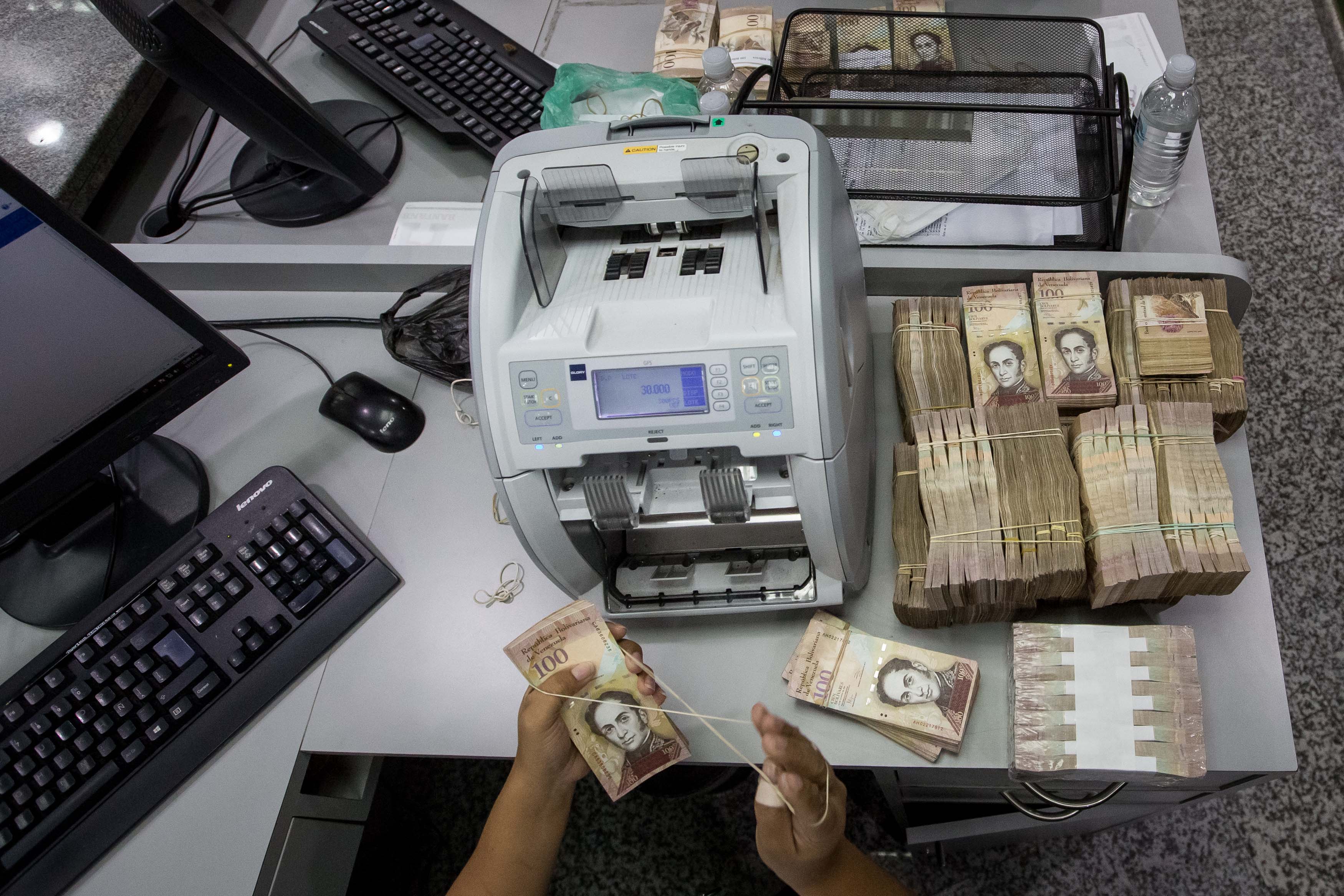 La depreciación del bolívar hunde el salario mínimo de Venezuela a dos dólares La depreciación del bolívar hunde el salario mínimo de Venezuela a dos dólares