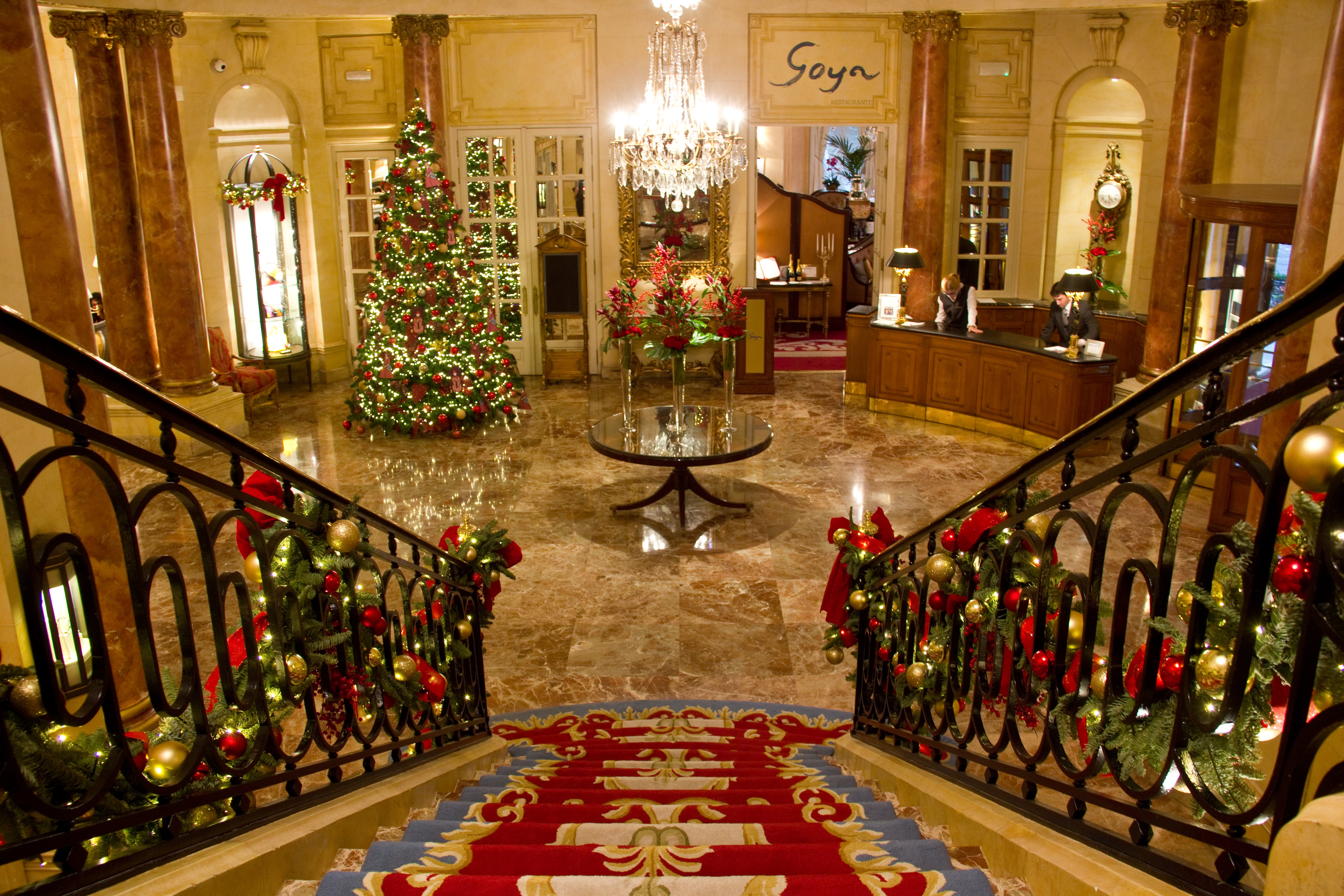 Salen a subasta 4000 objetos del hotel Ritz de Madrid Salen a subasta 4000 objetos del hotel Ritz de Madrid