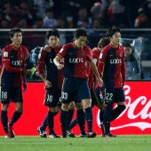 Los jugadores del Kashima celebran el empate ante el Real Madrid