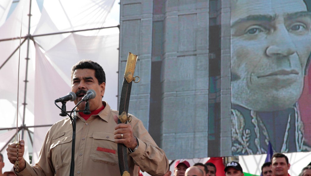 El presidente de Venezuela Nicolás Maduro habla durante una manifestación