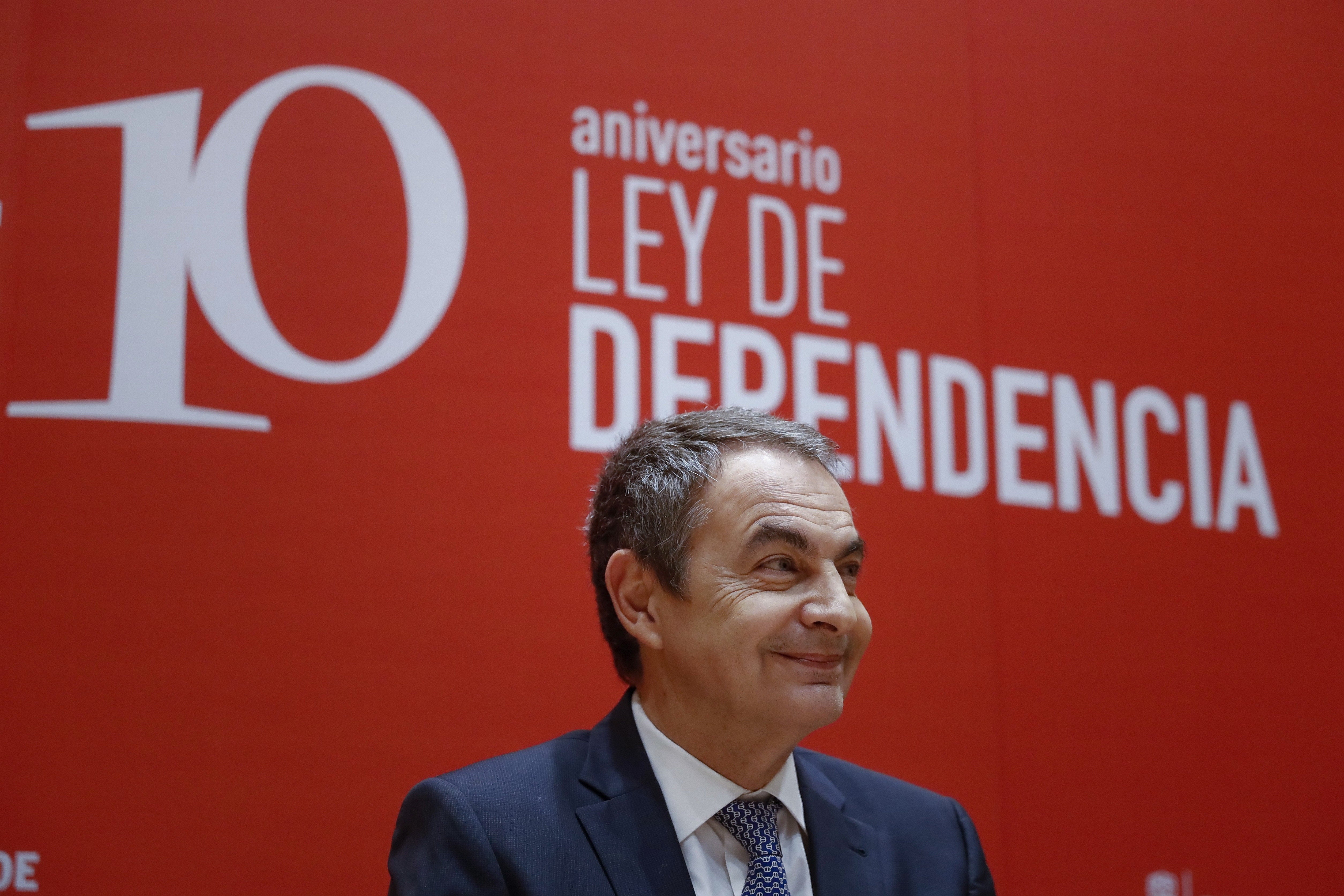 Zapatero reitera su apoyo a la candidatura de Susana Díaz para liderar el PSOE Zapatero reitera su apoyo a la candidatura de Susana Díaz para liderar el PSOE