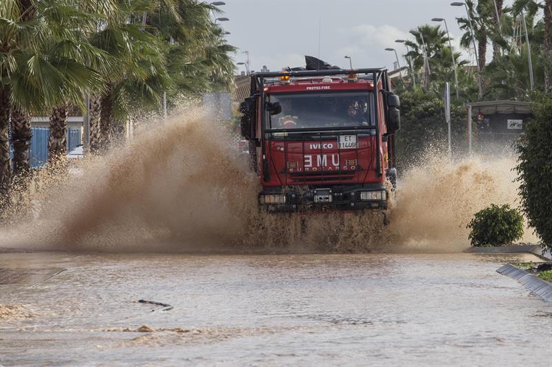 Recomiendan no beber agua del grifo a unos 160.000 habitantes de Murcia tras el temporal Recomiendan no beber agua del grifo a unos 160.000 habitantes de Murcia tras el temporal