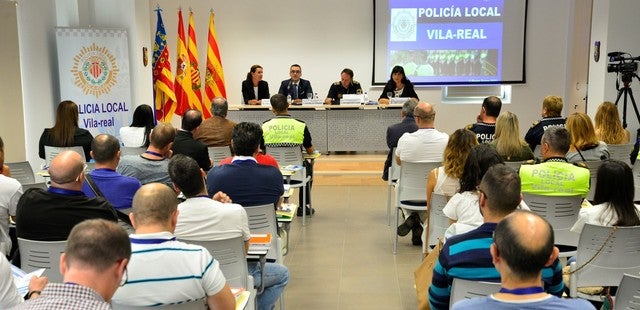La policia Local prepara un curs de mediació amb l'assistència d'agents brasilers. La policia Local prepara un curs de mediació amb l'assistència d'agents brasilers.