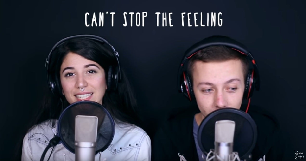 Internet: Los 'youtubers' que cantan 55 canciones en cuatro minutos Internet: Los 'youtubers' que cantan 55 canciones en cuatro minutos
