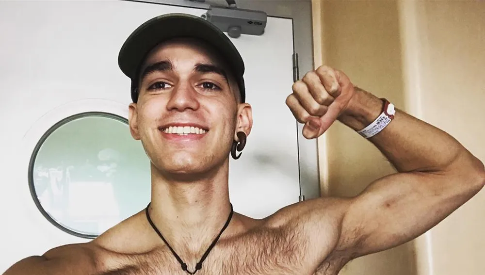 Pablo Ráez cuando recibió el alta tras 38 días hospitalizado Pablo Ráez cuando recibió el alta tras 38 días hospitalizado