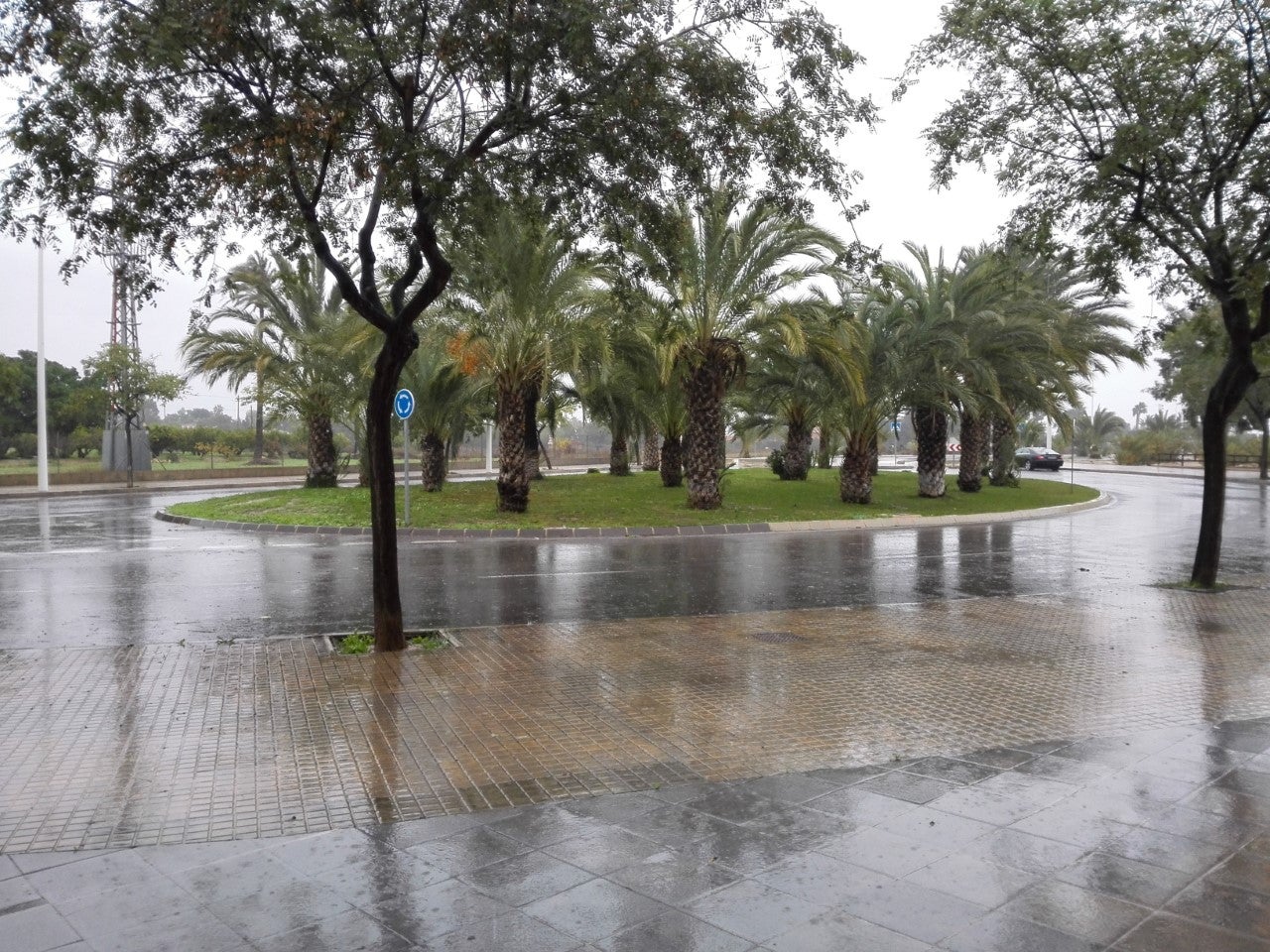 La AEMET mantiene la alerta amarilla por fuertes lluvias y se espera que el temporal comience a remitir a lo largo de la tarde La AEMET mantiene la alerta amarilla por fuertes lluvias y se espera que el temporal comience a remitir a lo largo de la tarde