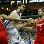 Gasol puja con Gordon Gasol puja con Gordon