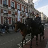 Policías a caballo en la Puerta del Sol