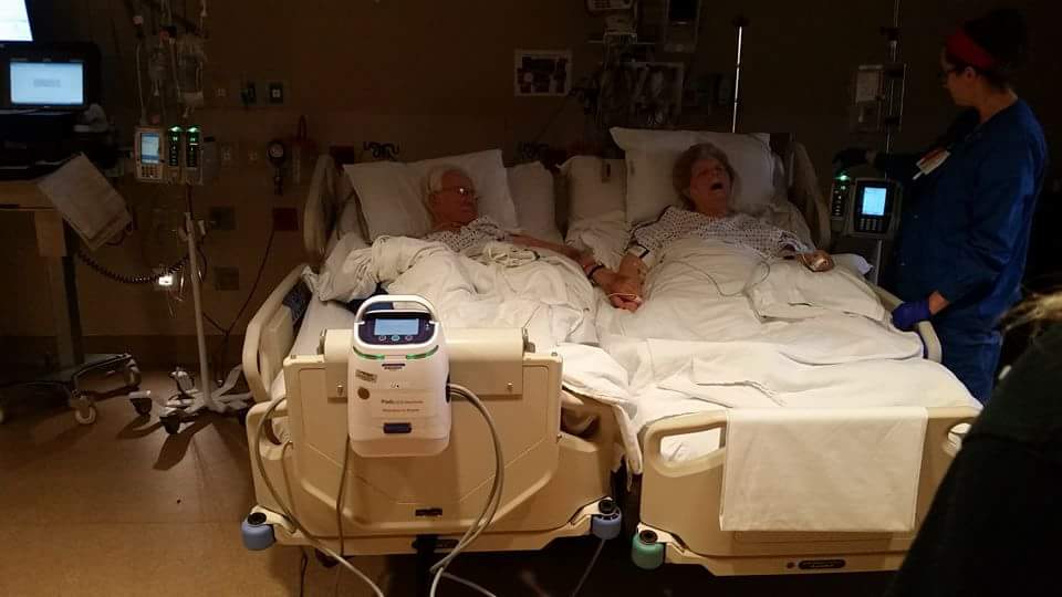 Una pareja de ancianos fallece con tan sólo unas horas de diferencia tras casi 64 años de matrimonio Una pareja de ancianos fallece con tan sólo unas horas de diferencia tras casi 64 años de matrimonio